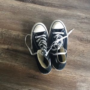 Black converse used